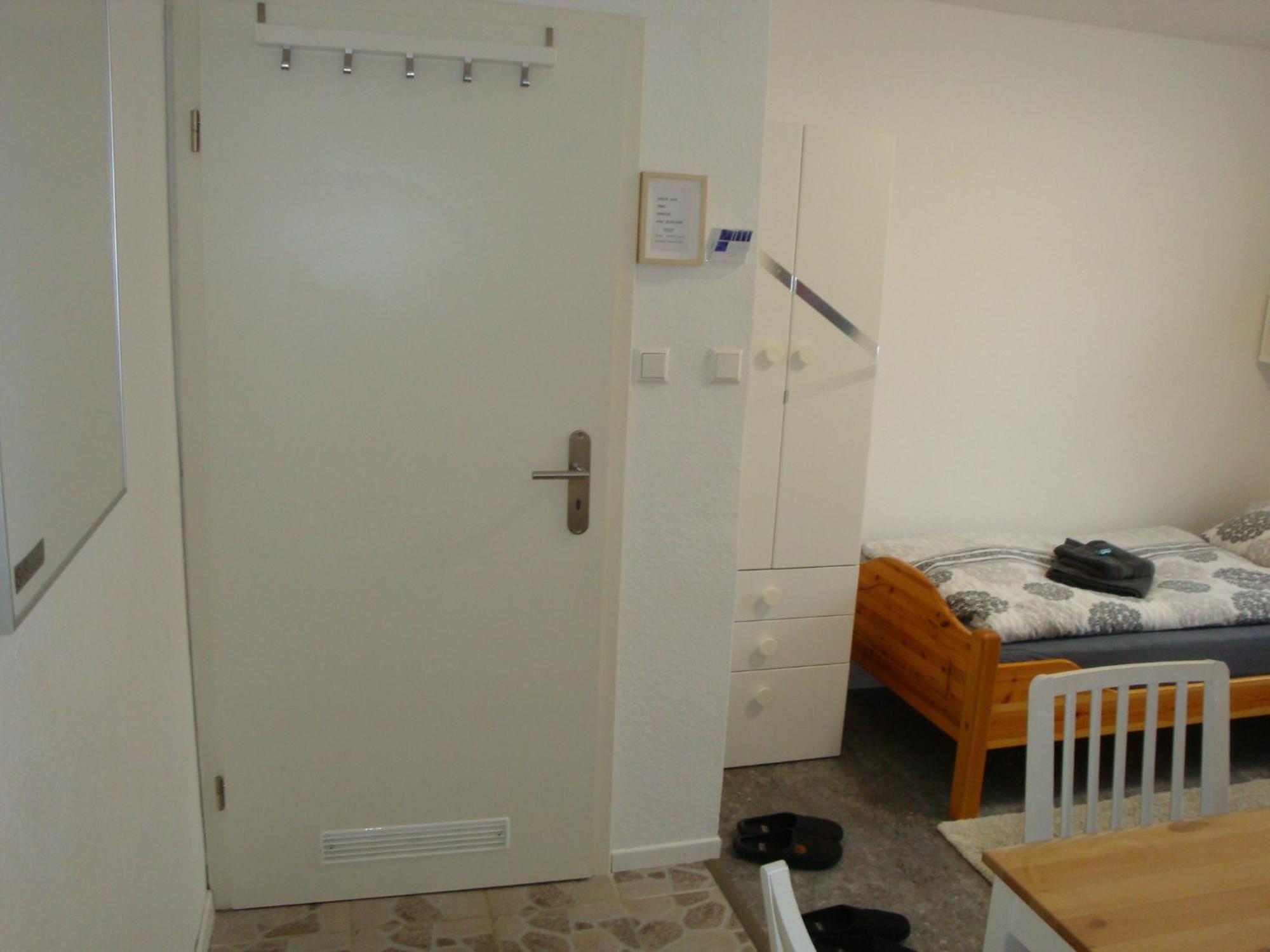 Cenet 1 Zimmer Apartment Зиндельфинген Экстерьер фото